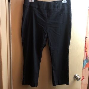 St. John's Bay Black Capri Pants